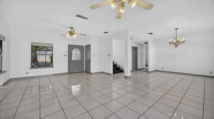 627 Anfield Lp, Laredo, Texas 78045, 3 Bedrooms Bedrooms, 5 Rooms Rooms,2 BathroomsBathrooms,Residential,For Sale,627 Anfield Lp,20263469