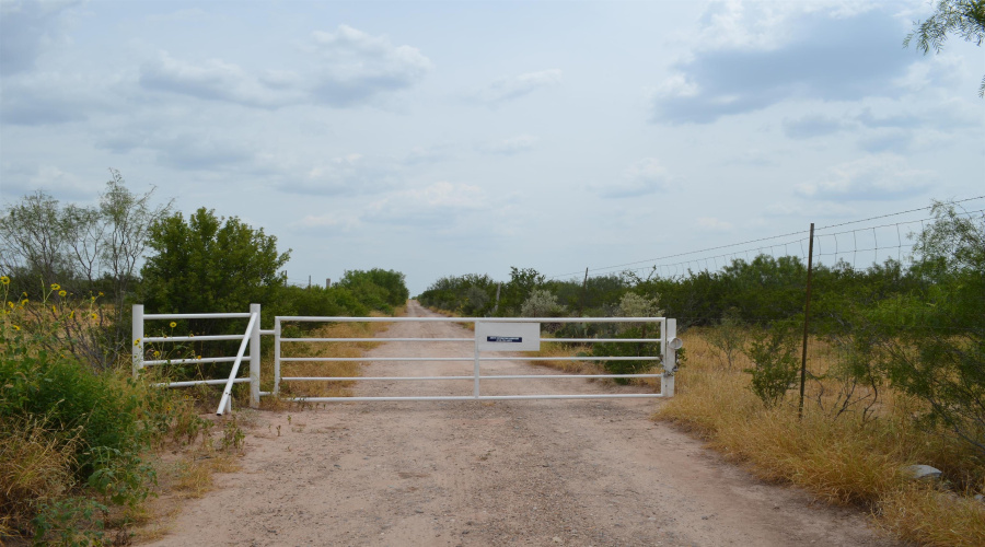 10 Acres U.S. Hwy 359, Laredo, Texas 78043, ,Land,For Sale,10 Acres U.S. Hwy 359,20263481