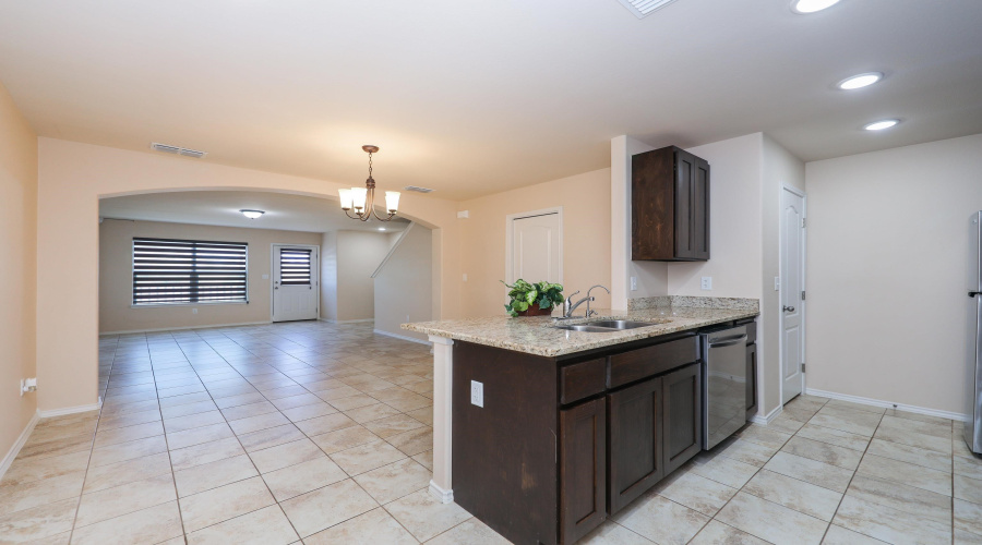 5609 Montevista Dr., Laredo, Texas 78043, 3 Bedrooms Bedrooms, 6 Rooms Rooms,2 BathroomsBathrooms,Residential,For Sale,5609 Montevista Dr.,20263475