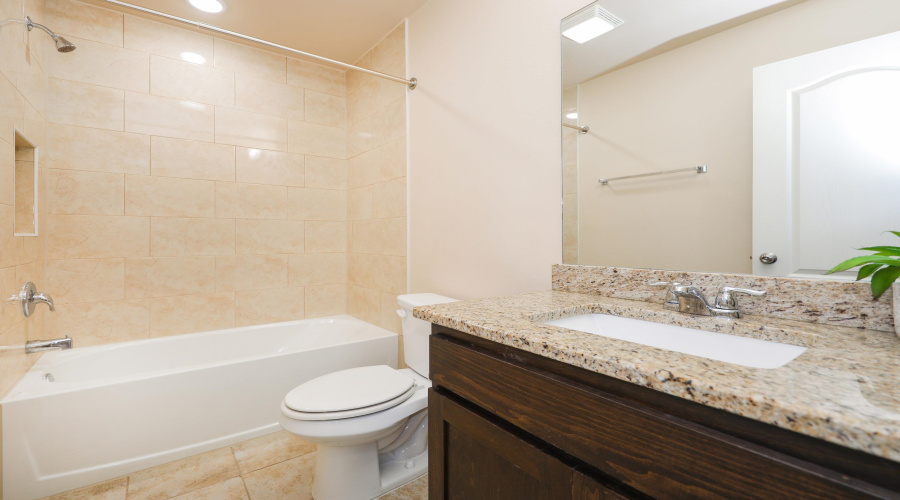 5609 Montevista Dr., Laredo, Texas 78043, 3 Bedrooms Bedrooms, 6 Rooms Rooms,2 BathroomsBathrooms,Residential,For Sale,5609 Montevista Dr.,20263475
