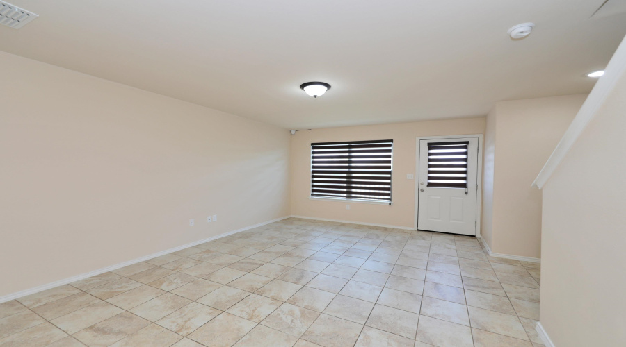 5609 Montevista Dr., Laredo, Texas 78043, 3 Bedrooms Bedrooms, 6 Rooms Rooms,2 BathroomsBathrooms,Residential,For Sale,5609 Montevista Dr.,20263475