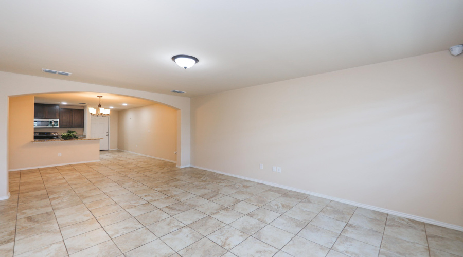 5609 Montevista Dr., Laredo, Texas 78043, 3 Bedrooms Bedrooms, 6 Rooms Rooms,2 BathroomsBathrooms,Residential,For Sale,5609 Montevista Dr.,20263475