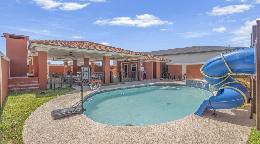5205 Frijolillo Dr, LAREDO, Texas 78046-8136, ,Residential,For Sale,5205 Frijolillo Dr,20263477