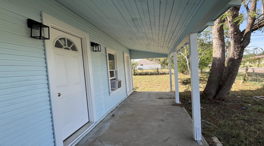 409 E Kohler, Hebbronville, Texas 78361, 3 Bedrooms Bedrooms, 6 Rooms Rooms,1 BathroomBathrooms,Residential,For Sale,409 E Kohler,20263482