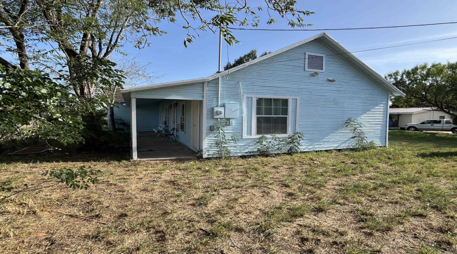 409 E Kohler, Hebbronville, Texas 78361, 3 Bedrooms Bedrooms, 6 Rooms Rooms,1 BathroomBathrooms,Residential,For Sale,409 E Kohler,20263482