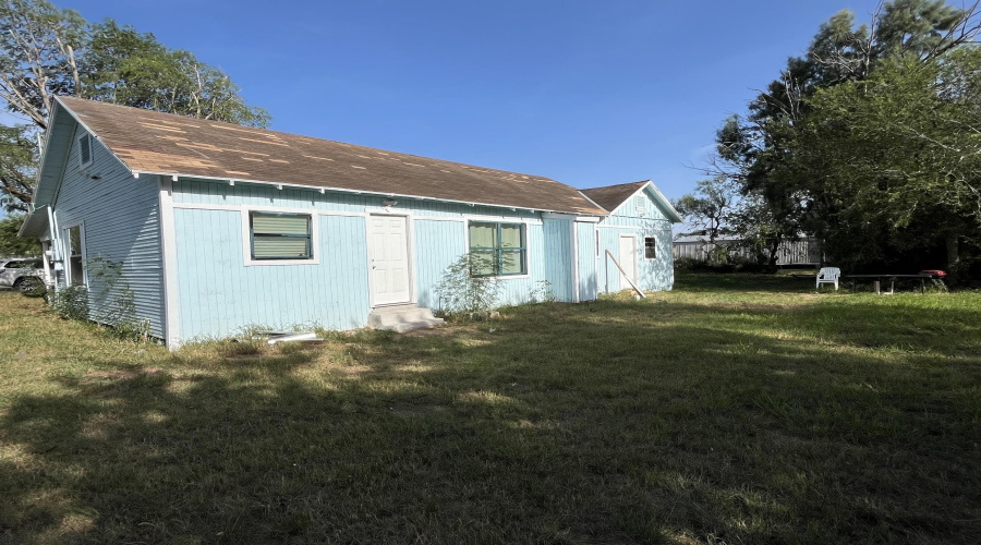 409 E Kohler, Hebbronville, Texas 78361, 3 Bedrooms Bedrooms, 6 Rooms Rooms,1 BathroomBathrooms,Residential,For Sale,409 E Kohler,20263482