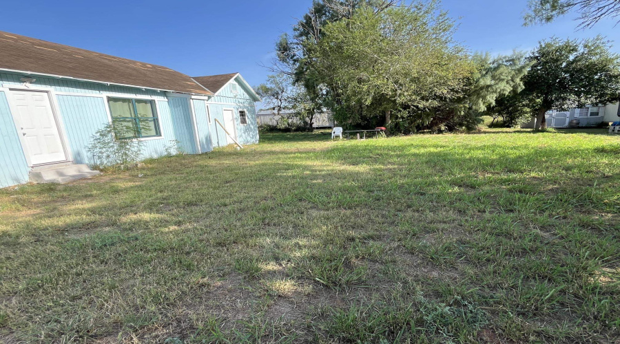 409 E Kohler, Hebbronville, Texas 78361, 3 Bedrooms Bedrooms, 6 Rooms Rooms,1 BathroomBathrooms,Residential,For Sale,409 E Kohler,20263482