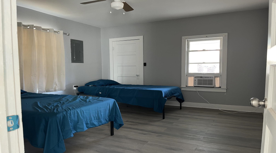 409 E Kohler, Hebbronville, Texas 78361, 3 Bedrooms Bedrooms, 6 Rooms Rooms,1 BathroomBathrooms,Residential,For Sale,409 E Kohler,20263482