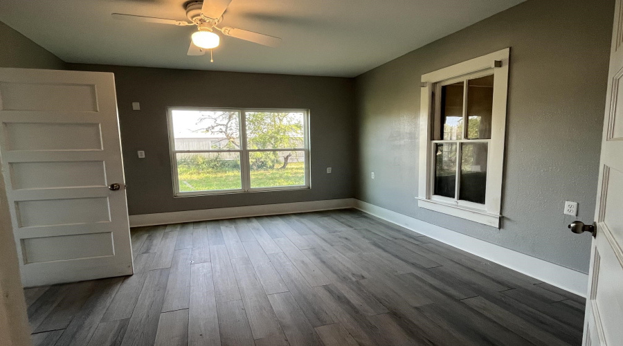 409 E Kohler, Hebbronville, Texas 78361, 3 Bedrooms Bedrooms, 6 Rooms Rooms,1 BathroomBathrooms,Residential,For Sale,409 E Kohler,20263482