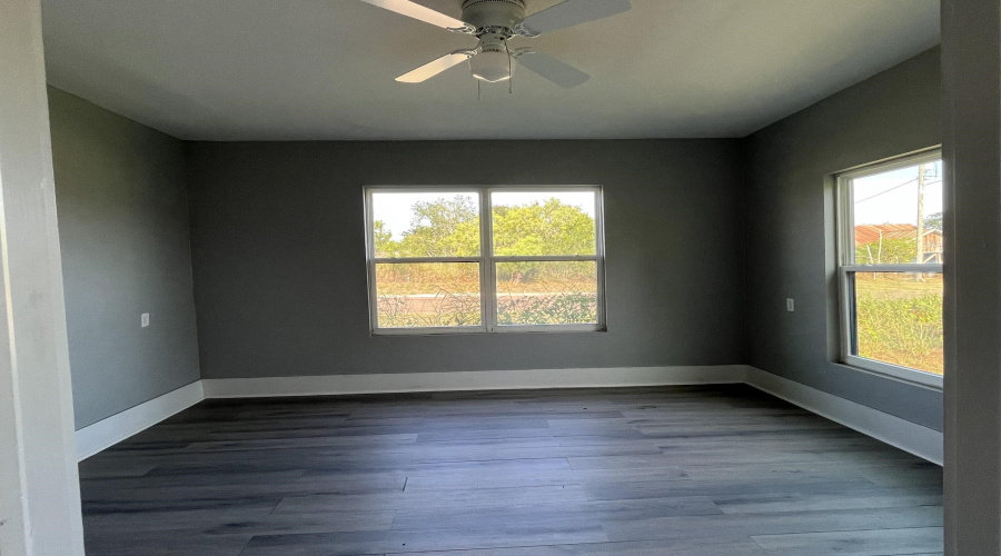 409 E Kohler, Hebbronville, Texas 78361, 3 Bedrooms Bedrooms, 6 Rooms Rooms,1 BathroomBathrooms,Residential,For Sale,409 E Kohler,20263482