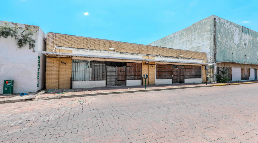 900 Lincoln St, Laredo, Texas 78040, 1 Room Rooms,1 BathroomBathrooms,Commercial retail/office,For Rent,900 Lincoln St,20263473