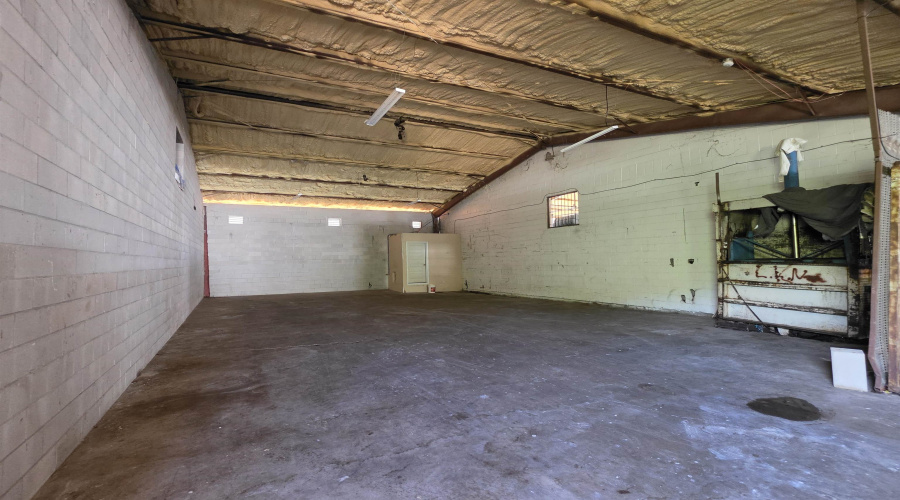 817 Willow St, Laredo, Texas 78043, 1 Bedroom Bedrooms, 1 Room Rooms,1 BathroomBathrooms,Commercial/industrial,For Rent,817 Willow St,20263487
