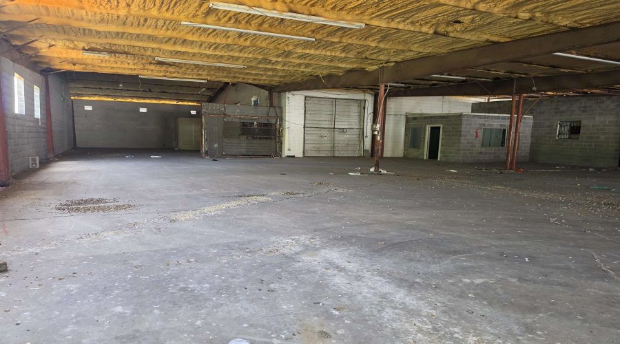 817 Willow St, Laredo, Texas 78043, 1 Bedroom Bedrooms, 1 Room Rooms,1 BathroomBathrooms,Commercial/industrial,For Rent,817 Willow St,20263487