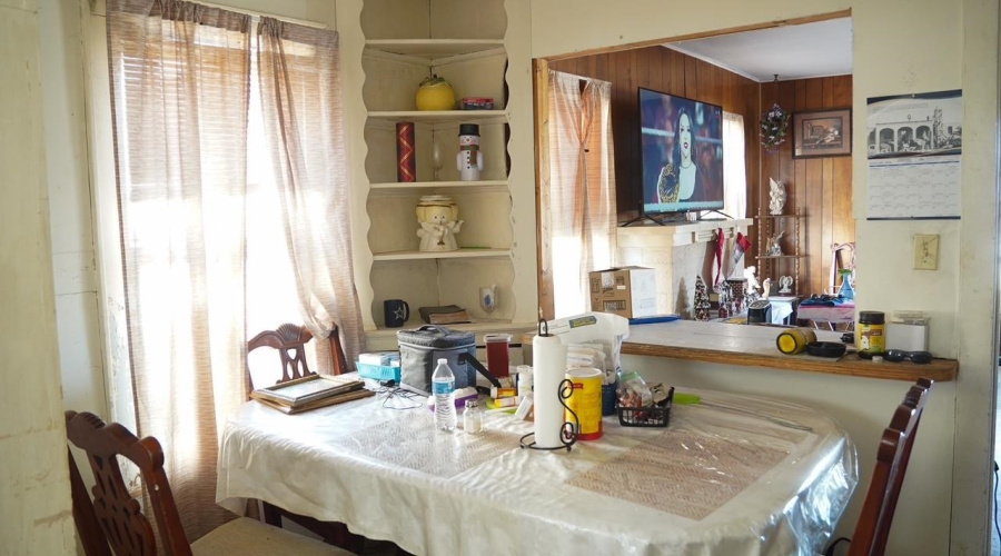 307 N Maria St., Hebbronville, Texas 78361, 2 Bedrooms Bedrooms, 5 Rooms Rooms,1 BathroomBathrooms,Residential,For Sale,307 N Maria St.,20263483