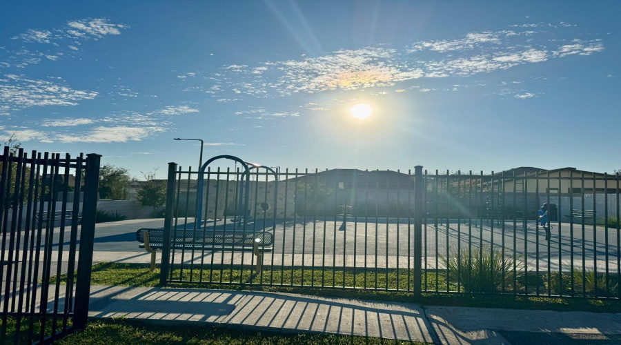 9908 Borna, Laredo, Texas 78045, 3 Bedrooms Bedrooms, 5 Rooms Rooms,2 BathroomsBathrooms,Residential,For Sale,9908 Borna,20263484