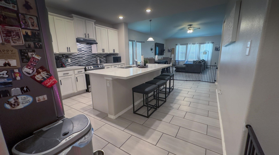 1007 Kus Dr., Laredo, Texas 78045, 4 Bedrooms Bedrooms, 7 Rooms Rooms,2 BathroomsBathrooms,Residential,For Sale,1007 Kus Dr.,20263485