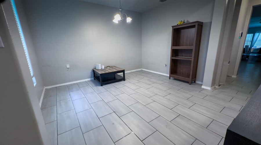 1007 Kus Dr., Laredo, Texas 78045, 4 Bedrooms Bedrooms, 7 Rooms Rooms,2 BathroomsBathrooms,Residential,For Sale,1007 Kus Dr.,20263485