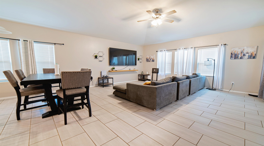 1007 Kus Dr., Laredo, Texas 78045, 4 Bedrooms Bedrooms, 7 Rooms Rooms,2 BathroomsBathrooms,Residential,For Rent,1007 Kus Dr.,20263486