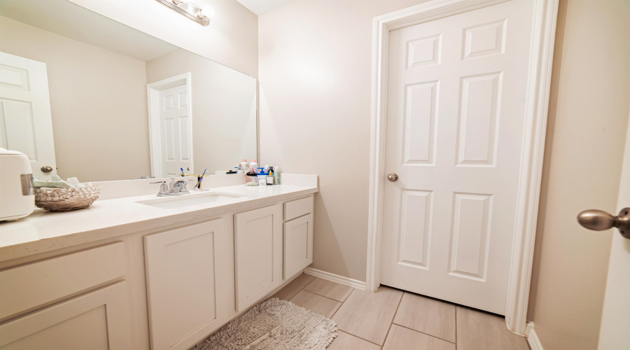 1007 Kus Dr., Laredo, Texas 78045, 4 Bedrooms Bedrooms, 7 Rooms Rooms,2 BathroomsBathrooms,Residential,For Rent,1007 Kus Dr.,20263486