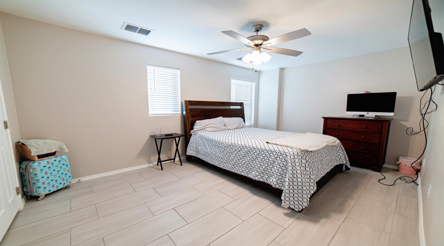 1007 Kus Dr., Laredo, Texas 78045, 4 Bedrooms Bedrooms, 7 Rooms Rooms,2 BathroomsBathrooms,Residential,For Rent,1007 Kus Dr.,20263486