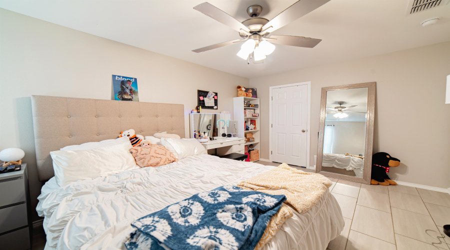 1007 Kus Dr., Laredo, Texas 78045, 4 Bedrooms Bedrooms, 7 Rooms Rooms,2 BathroomsBathrooms,Residential,For Rent,1007 Kus Dr.,20263486