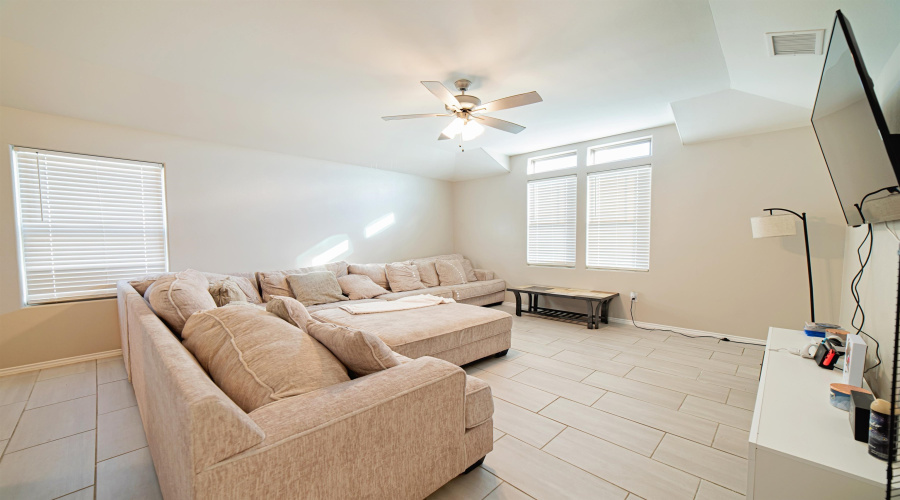 1007 Kus Dr., Laredo, Texas 78045, 4 Bedrooms Bedrooms, 7 Rooms Rooms,2 BathroomsBathrooms,Residential,For Rent,1007 Kus Dr.,20263486
