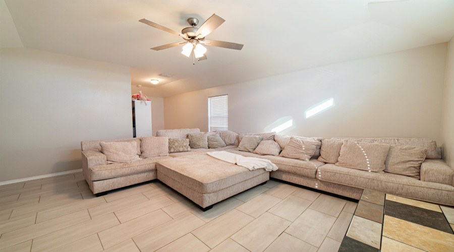 1007 Kus Dr., Laredo, Texas 78045, 4 Bedrooms Bedrooms, 7 Rooms Rooms,2 BathroomsBathrooms,Residential,For Rent,1007 Kus Dr.,20263486