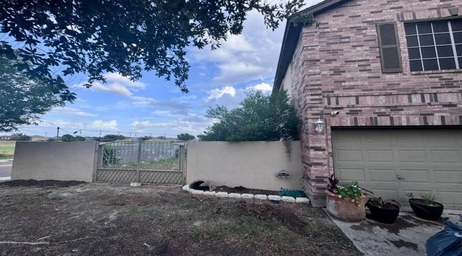 3119 Moondance Ct, Laredo, Texas 78045, 4 Bedrooms Bedrooms, 5 Rooms Rooms,2 BathroomsBathrooms,Residential,For Sale,3119 Moondance Ct,20263488