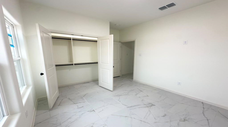 1634 Secretaria Ln., Laredo, Texas 78046, 3 Bedrooms Bedrooms, 5 Rooms Rooms,2 BathroomsBathrooms,Residential,For Sale,1634 Secretaria Ln.,20263489