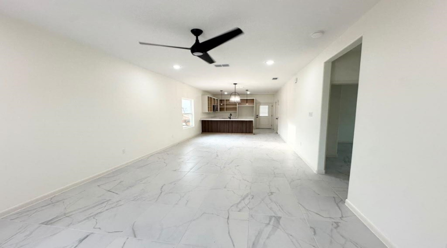 1634 Secretaria Ln., Laredo, Texas 78046, 3 Bedrooms Bedrooms, 5 Rooms Rooms,2 BathroomsBathrooms,Residential,For Sale,1634 Secretaria Ln.,20263489