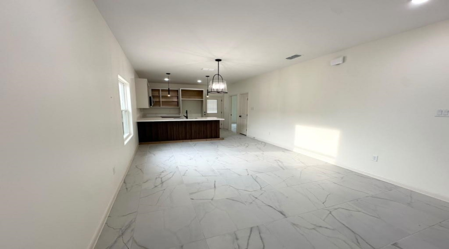 1634 Secretaria Ln., Laredo, Texas 78046, 3 Bedrooms Bedrooms, 5 Rooms Rooms,2 BathroomsBathrooms,Residential,For Sale,1634 Secretaria Ln.,20263489