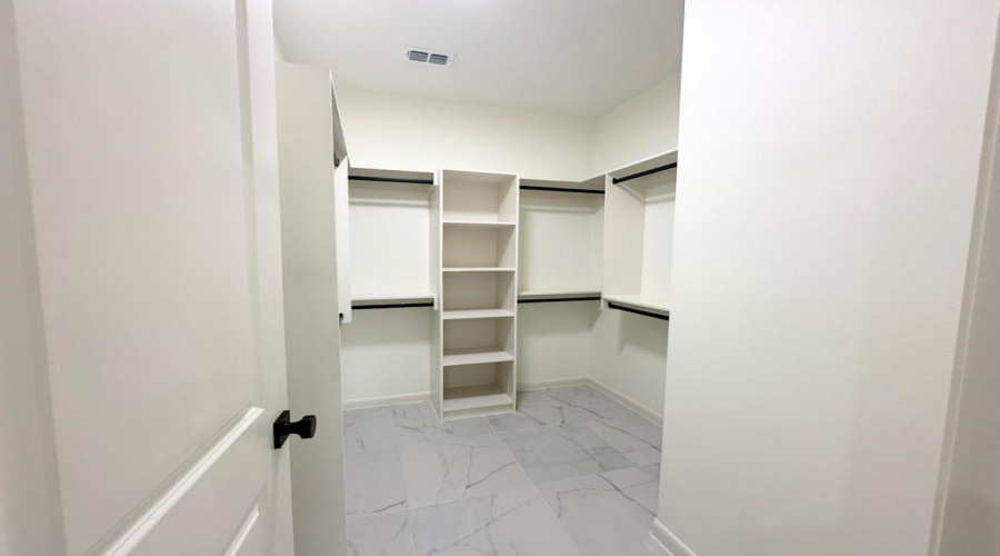 1634 Secretaria Ln., Laredo, Texas 78046, 3 Bedrooms Bedrooms, 5 Rooms Rooms,2 BathroomsBathrooms,Residential,For Sale,1634 Secretaria Ln.,20263489