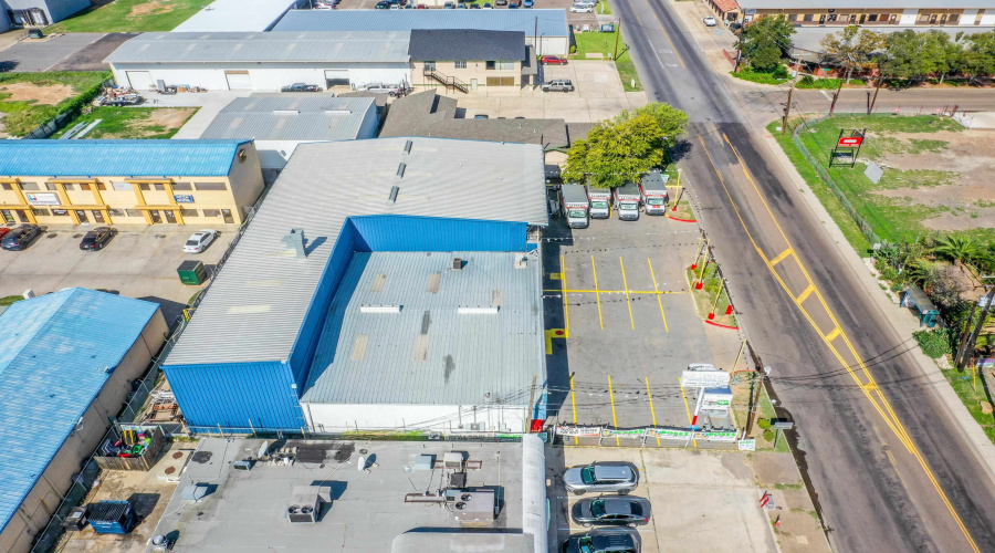 1613 Calle Del Norte, Laredo, Texas 78041-5933, 1 Room Rooms,4 BathroomsBathrooms,Commercial retail/office,For Sale,1613 Calle Del Norte,20263495
