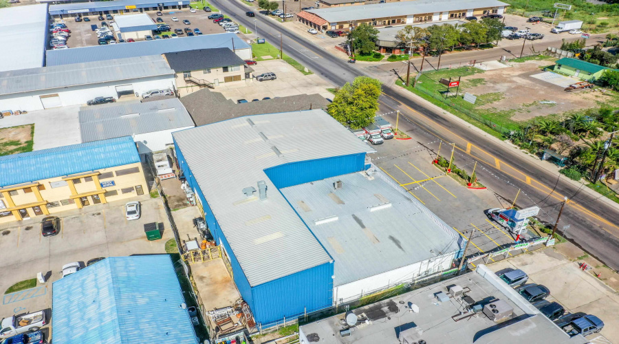1613 Calle Del Norte, Laredo, Texas 78041-5933, 1 Room Rooms,4 BathroomsBathrooms,Commercial retail/office,For Sale,1613 Calle Del Norte,20263495