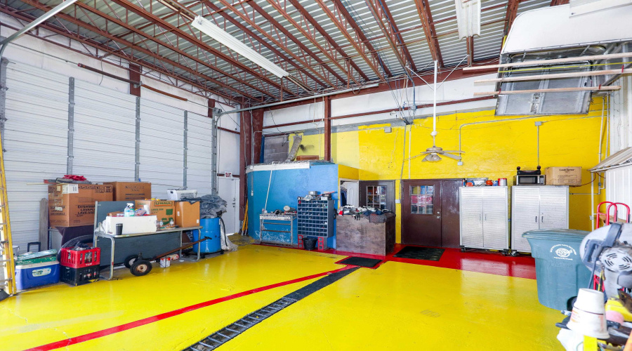 1613 Calle Del Norte, Laredo, Texas 78041-5933, 1 Room Rooms,4 BathroomsBathrooms,Commercial retail/office,For Sale,1613 Calle Del Norte,20263495