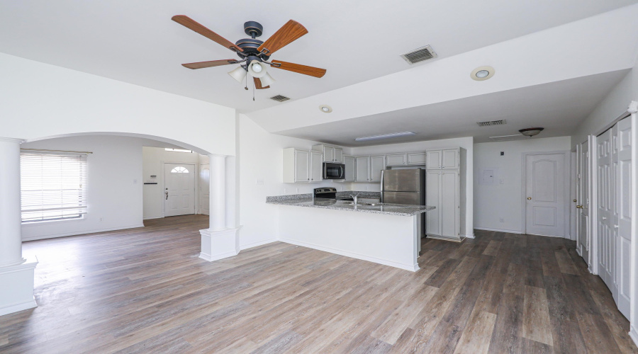 752 Buffalo Ct, LAREDO, Texas 78045, 3 Bedrooms Bedrooms, 5 Rooms Rooms,2 BathroomsBathrooms,Residential,For Sale,752 Buffalo Ct,20263491