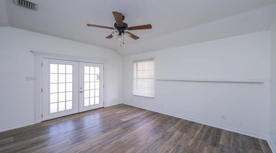 752 Buffalo Ct, LAREDO, Texas 78045, 3 Bedrooms Bedrooms, 5 Rooms Rooms,2 BathroomsBathrooms,Residential,For Sale,752 Buffalo Ct,20263491