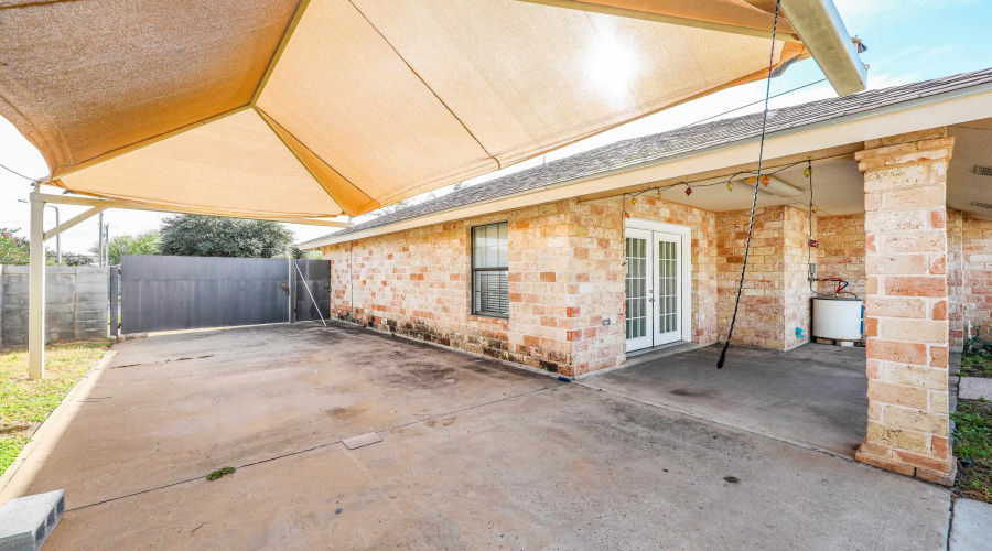 752 Buffalo Ct, LAREDO, Texas 78045, 3 Bedrooms Bedrooms, 5 Rooms Rooms,2 BathroomsBathrooms,Residential,For Sale,752 Buffalo Ct,20263491