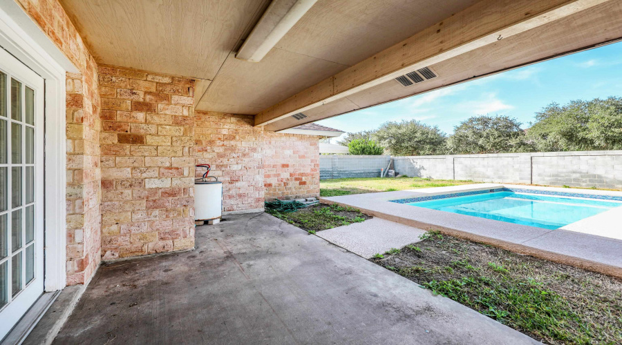 752 Buffalo Ct, LAREDO, Texas 78045, 3 Bedrooms Bedrooms, 5 Rooms Rooms,2 BathroomsBathrooms,Residential,For Sale,752 Buffalo Ct,20263491