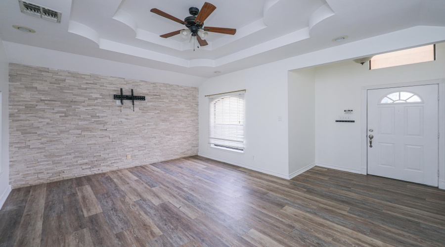 752 Buffalo Ct, LAREDO, Texas 78045, 3 Bedrooms Bedrooms, 5 Rooms Rooms,2 BathroomsBathrooms,Residential,For Sale,752 Buffalo Ct,20263491