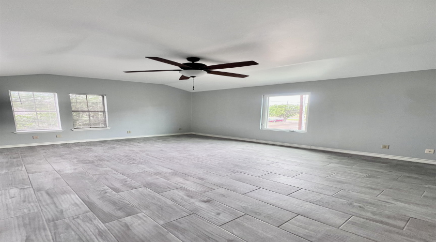 207 Martingale Ln, Laredo, Texas 78041, 3 Bedrooms Bedrooms, 5 Rooms Rooms,3 BathroomsBathrooms,Residential,For Rent,207 Martingale Ln,20263493