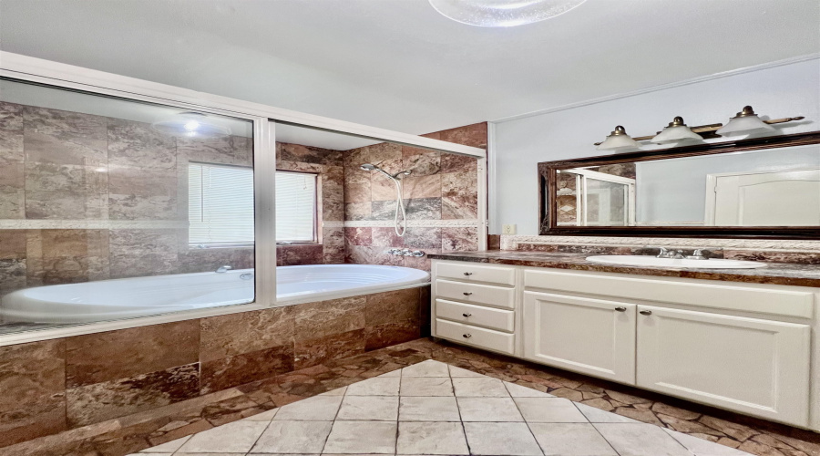 207 Martingale Ln, Laredo, Texas 78041, 3 Bedrooms Bedrooms, 5 Rooms Rooms,3 BathroomsBathrooms,Residential,For Rent,207 Martingale Ln,20263493