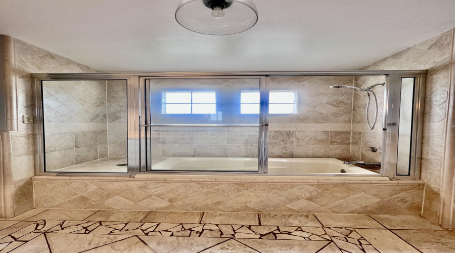 207 Martingale Ln, Laredo, Texas 78041, 3 Bedrooms Bedrooms, 5 Rooms Rooms,3 BathroomsBathrooms,Residential,For Rent,207 Martingale Ln,20263493
