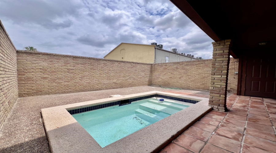 207 Martingale Ln, Laredo, Texas 78041, 3 Bedrooms Bedrooms, 5 Rooms Rooms,3 BathroomsBathrooms,Residential,For Rent,207 Martingale Ln,20263493