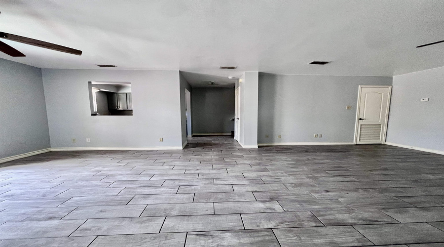 207 Martingale Ln, Laredo, Texas 78041, 3 Bedrooms Bedrooms, 5 Rooms Rooms,3 BathroomsBathrooms,Residential,For Rent,207 Martingale Ln,20263493
