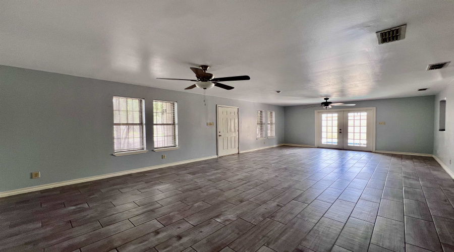 207 Martingale Ln, Laredo, Texas 78041, 3 Bedrooms Bedrooms, 5 Rooms Rooms,3 BathroomsBathrooms,Residential,For Rent,207 Martingale Ln,20263493