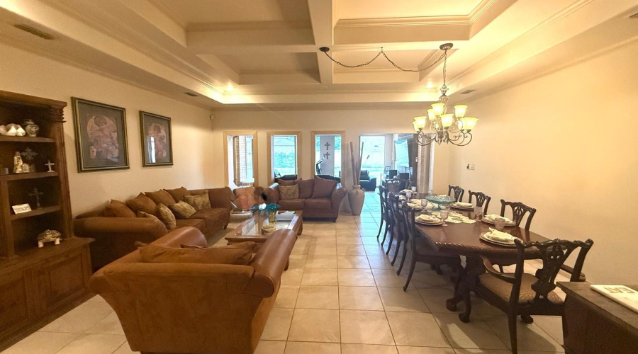 403 Beringer Ct, Laredo, Texas 78041, 4 Bedrooms Bedrooms, 9 Rooms Rooms,3 BathroomsBathrooms,Residential,For Sale,403 Beringer Ct,20263494