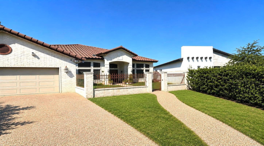 403 Beringer Ct, Laredo, Texas 78041, 4 Bedrooms Bedrooms, 9 Rooms Rooms,3 BathroomsBathrooms,Residential,For Sale,403 Beringer Ct,20263494