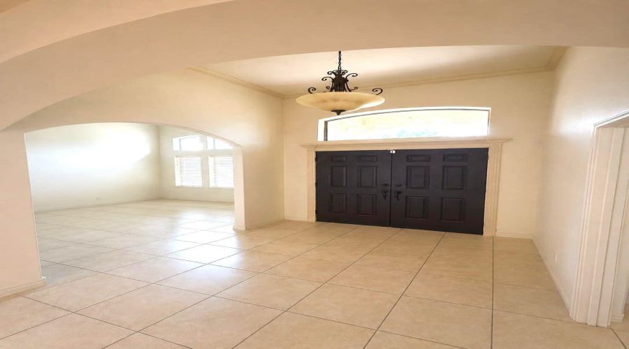 403 Beringer Ct, Laredo, Texas 78041, 4 Bedrooms Bedrooms, 9 Rooms Rooms,3 BathroomsBathrooms,Residential,For Sale,403 Beringer Ct,20263494