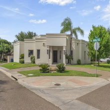 2902 Victor Hugo Ct, Laredo, Texas 78045, 3 Bedrooms Bedrooms, 4 Rooms Rooms,3 BathroomsBathrooms,Residential,For Sale,2902 Victor Hugo Ct,20263497